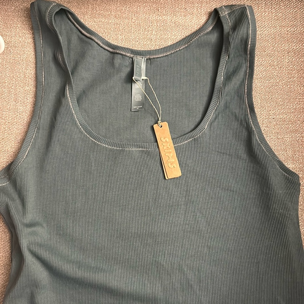 Skims cropped tank